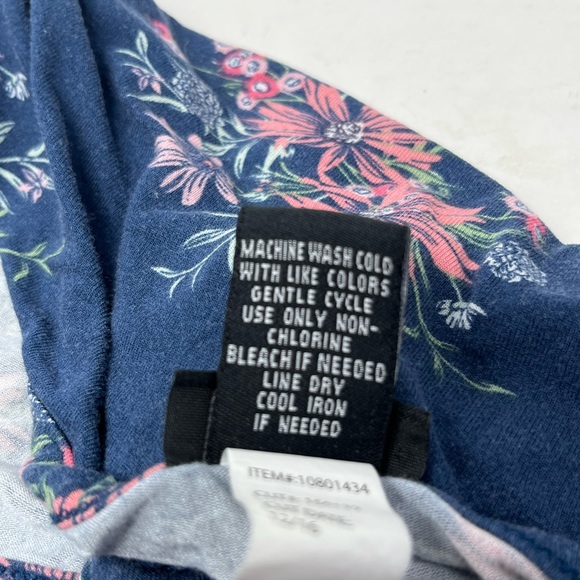 TORRID Top Blue with Pink Flowers Size 2 Button Front Rayon Spandex Blend GHQ9. - Picture 4 of 4